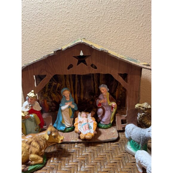 Vintage Hand-Painted Nativity Scene Set Of 12 Figurines And A Manger - Picture 2 of 15